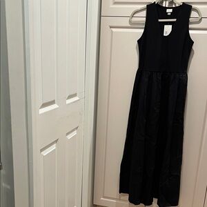 a new day Black Sleeveless Maxi Dress will fit anyone 5’5” and over small